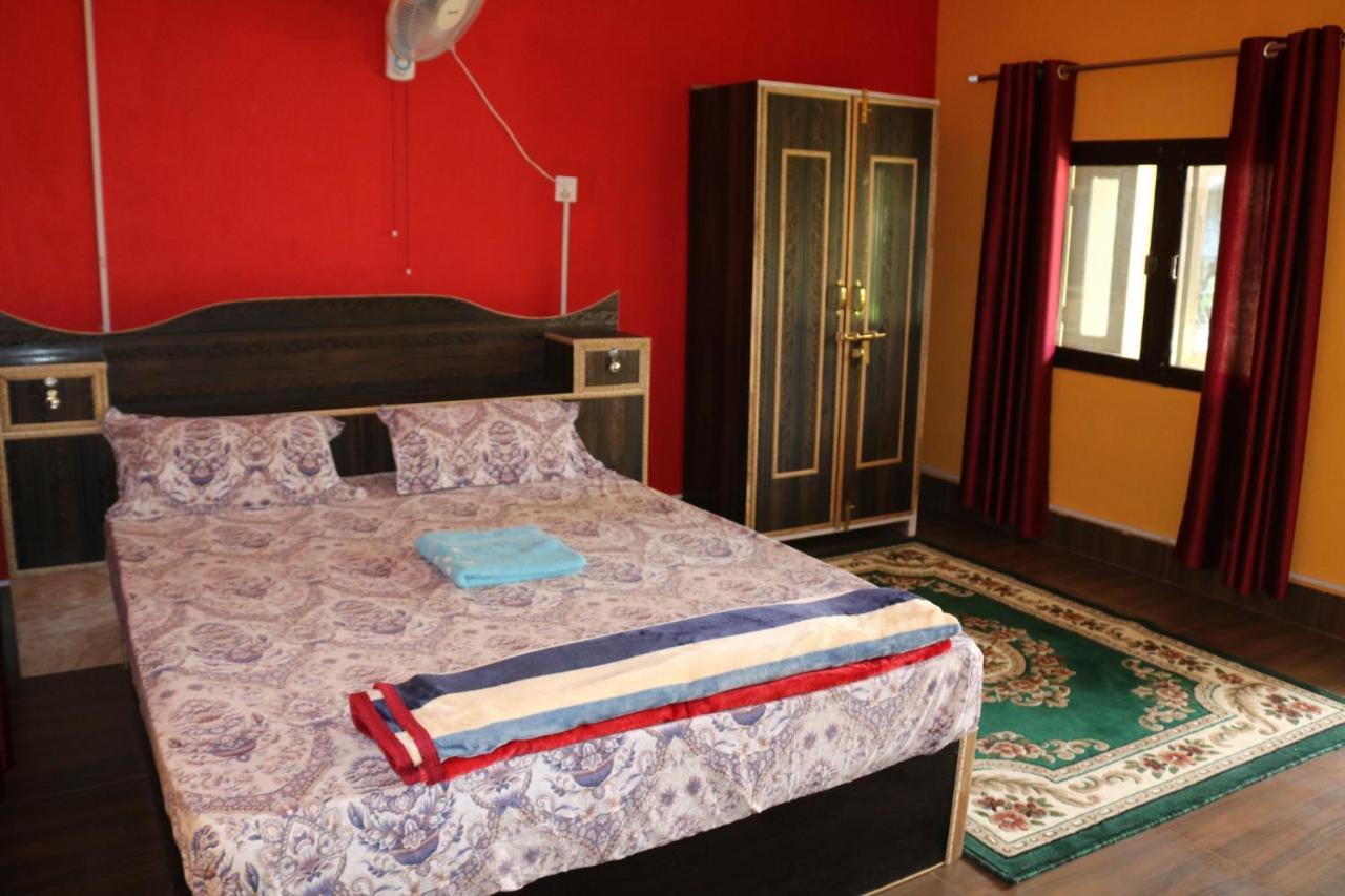 Dhakela Bardia Kingfisher Resort מראה חיצוני תמונה